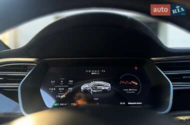 Лифтбек Tesla Model S 2015 в 