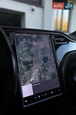 Ліфтбек Tesla Model S 2015 в Львові