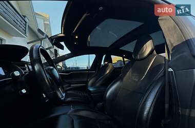 Ліфтбек Tesla Model S 2015 в Львові