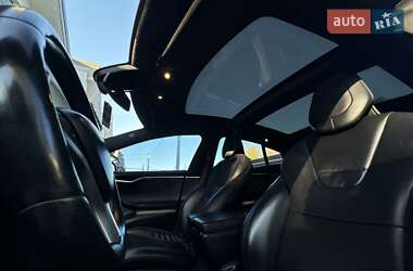 Лифтбек Tesla Model S 2015 в 
