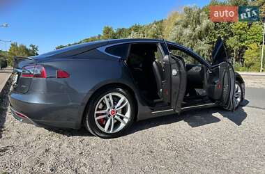 Лифтбек Tesla Model S 2014 в Днепре
