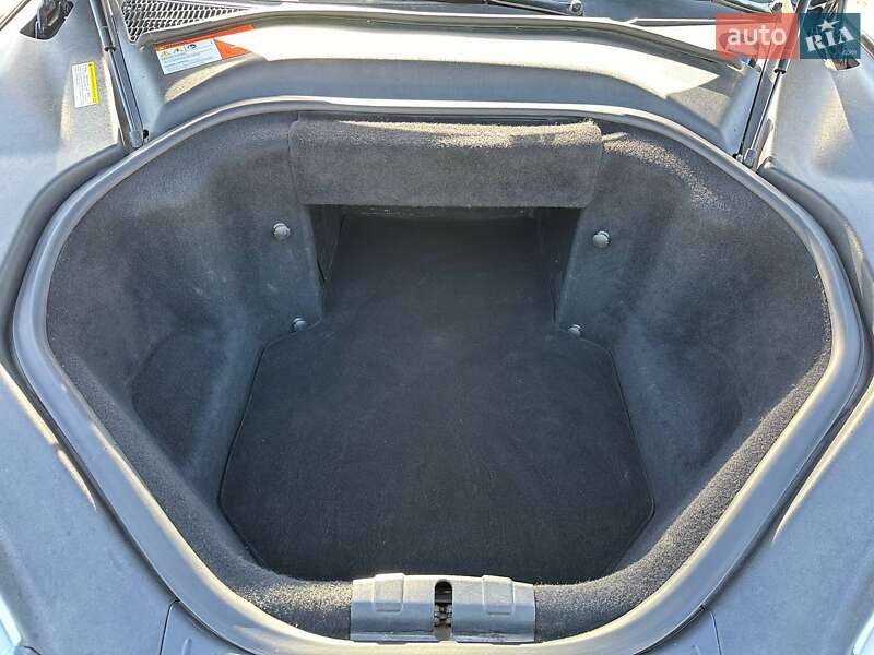 Ліфтбек Tesla Model S 2014 в Дніпрі