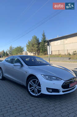 Лифтбек Tesla Model S 2014 в Львове