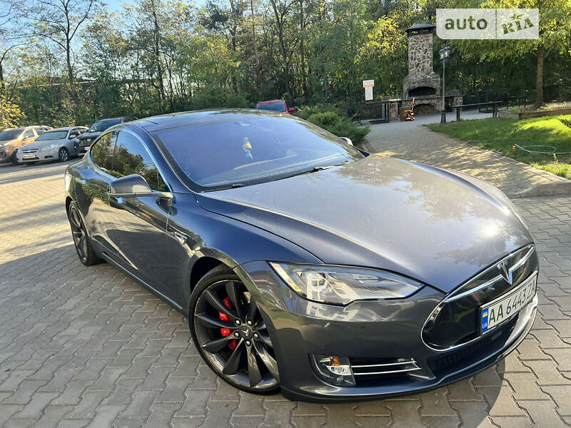 Лифтбек Tesla Model S 2014 в Киеве