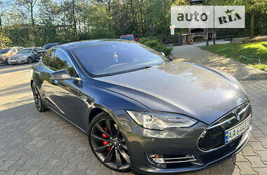 Лифтбек Tesla Model S 2014 в Киеве