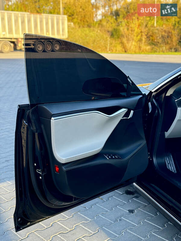 Ліфтбек Tesla Model S 2014 в Зборові