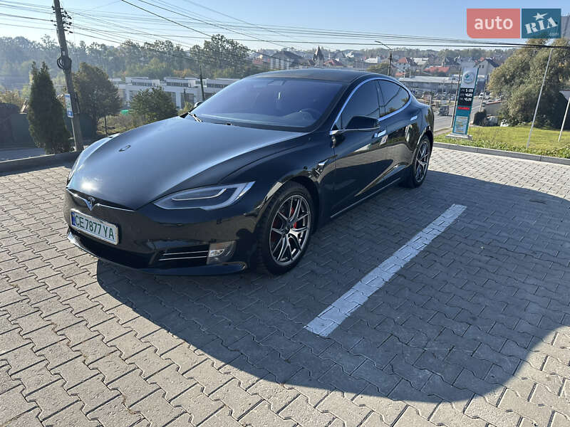 Ліфтбек Tesla Model S 2017 в Чернівцях