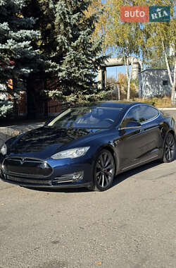 Лифтбек Tesla Model S 2014 в 