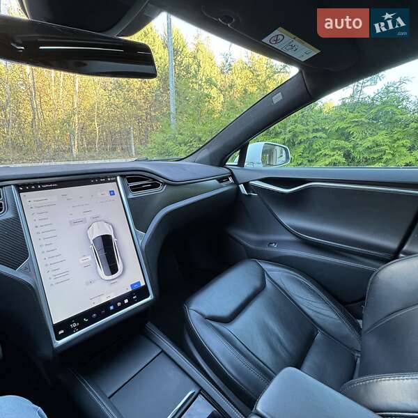 Ліфтбек Tesla Model S 2016 в Львові