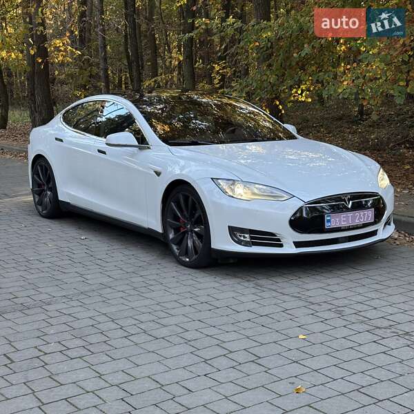 Лифтбек Tesla Model S 2016 в 