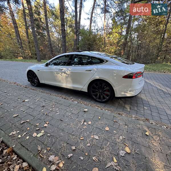 Ліфтбек Tesla Model S 2016 в Львові