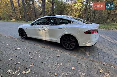 Лифтбек Tesla Model S 2016 в 