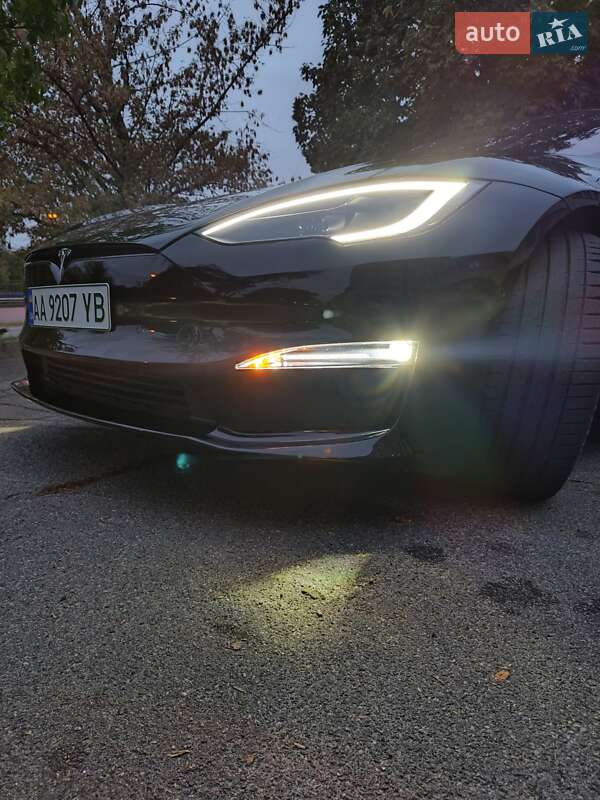 Лифтбек Tesla Model S 2022 в Киеве