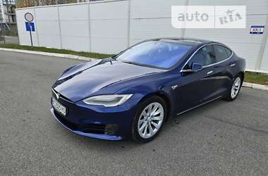 Лифтбек Tesla Model S 2016 в Львове