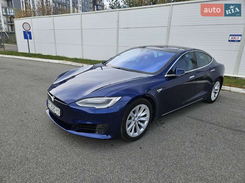 Tesla Model S 2016