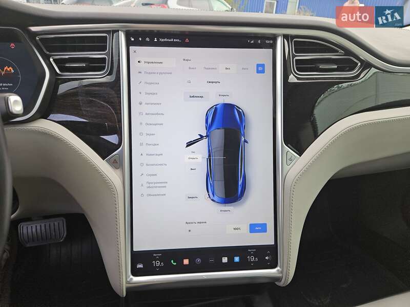 Ліфтбек Tesla Model S 2016 в Львові