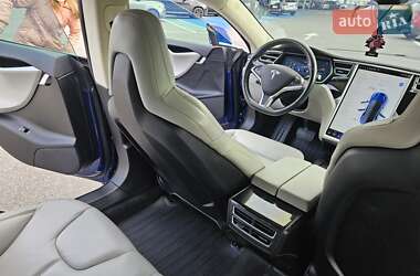 Лифтбек Tesla Model S 2016 в Львове
