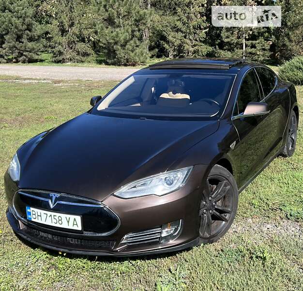 Ліфтбек Tesla Model S 2013 в Одесі