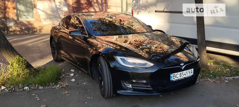 Лифтбек Tesla Model S 2018 в Одессе