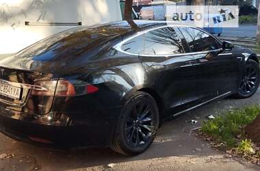 Лифтбек Tesla Model S 2018 в 