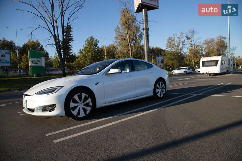 Ліфтбек Tesla Model S 2020 в Одесі