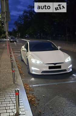 Лифтбек Tesla Model S 2021 в Киеве