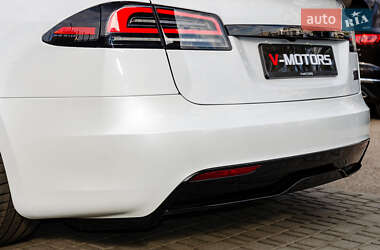 Лифтбек Tesla Model S 2023 в Киеве