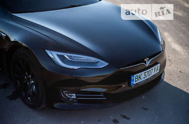 Ліфтбек Tesla Model S 2018 в Рівному