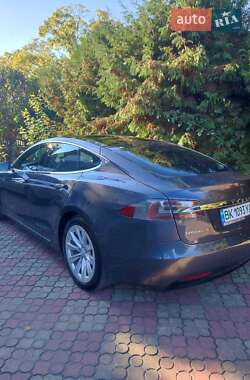 Ліфтбек Tesla Model S 2018 в Рівному