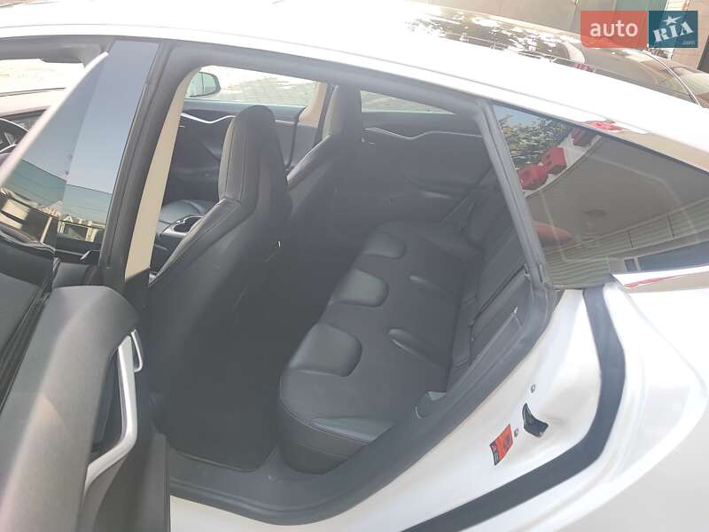 Лифтбек Tesla Model S 2013 в Николаеве фото 7 Лифтбек Tesla Model S 2013 в Николаеве