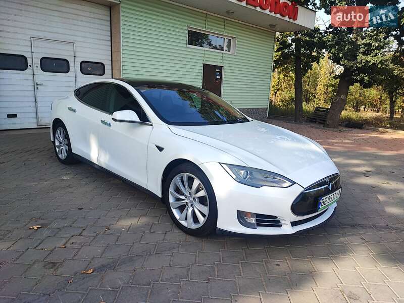 Tesla Model S 2013