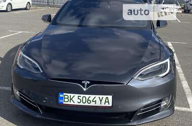 Ліфтбек Tesla Model S 2017 в Києві