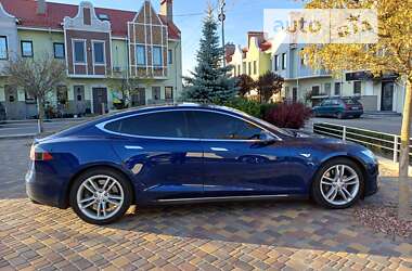 Ліфтбек Tesla Model S 2015 в Києві