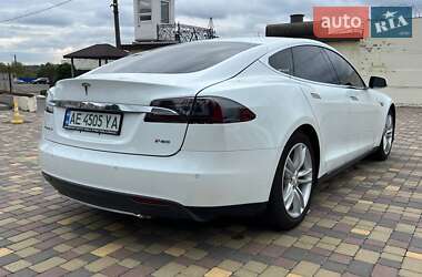 Лифтбек Tesla Model S 2014 в Днепре