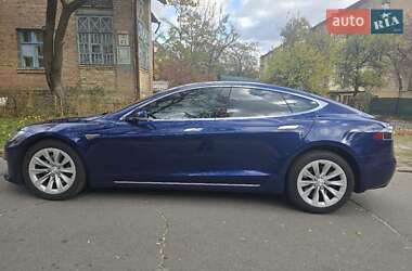 Лифтбек Tesla Model S 2016 в Киеве