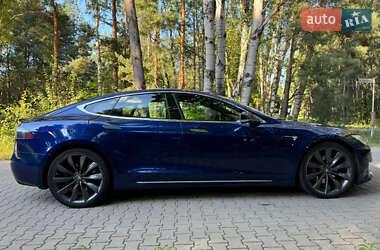 Лифтбек Tesla Model S 2017 в 