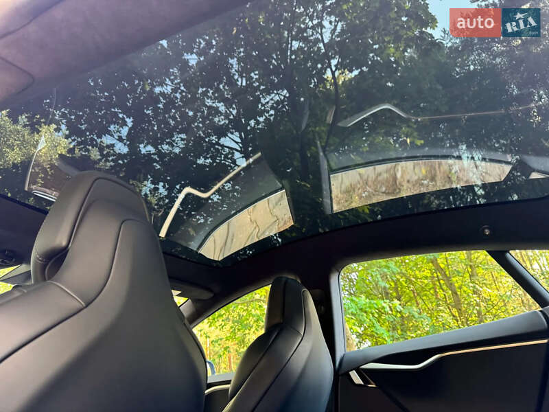 Лифтбек Tesla Model S 2017 в Ирпене