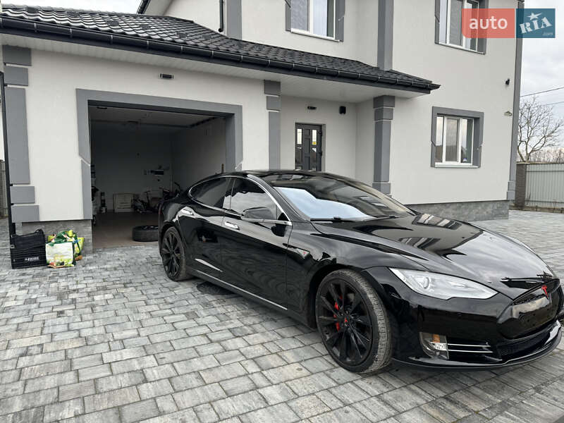 Ліфтбек Tesla Model S 2013 в Івано-Франківську
