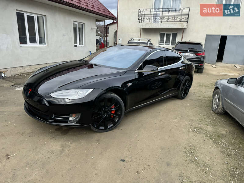 Ліфтбек Tesla Model S 2013 в Івано-Франківську
