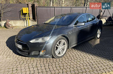Лифтбек Tesla Model S 2016 в 