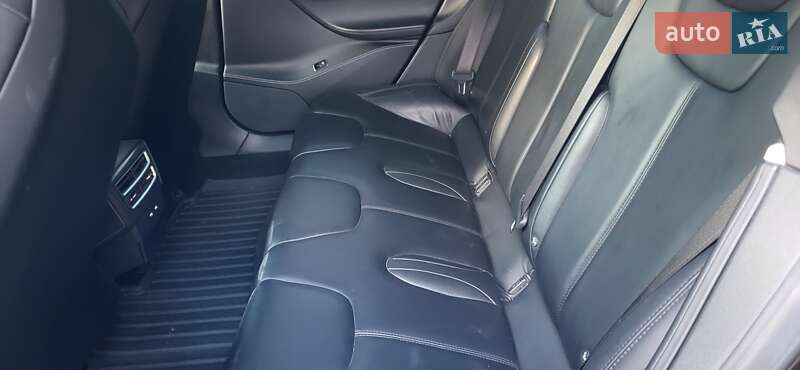 Ліфтбек Tesla Model S 2017 в Полтаві