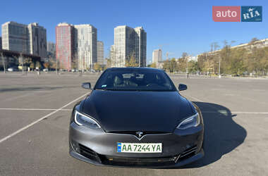 Лифтбек Tesla Model S 2016 в 