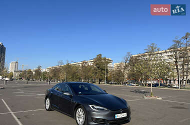 Лифтбек Tesla Model S 2016 в 