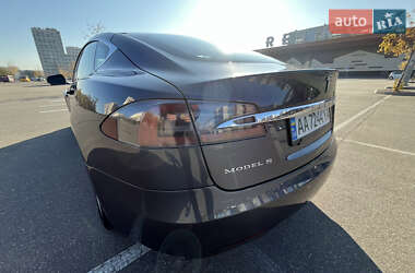 Лифтбек Tesla Model S 2016 в 