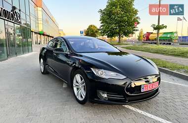 Ліфтбек Tesla Model S 2015 в Рівному