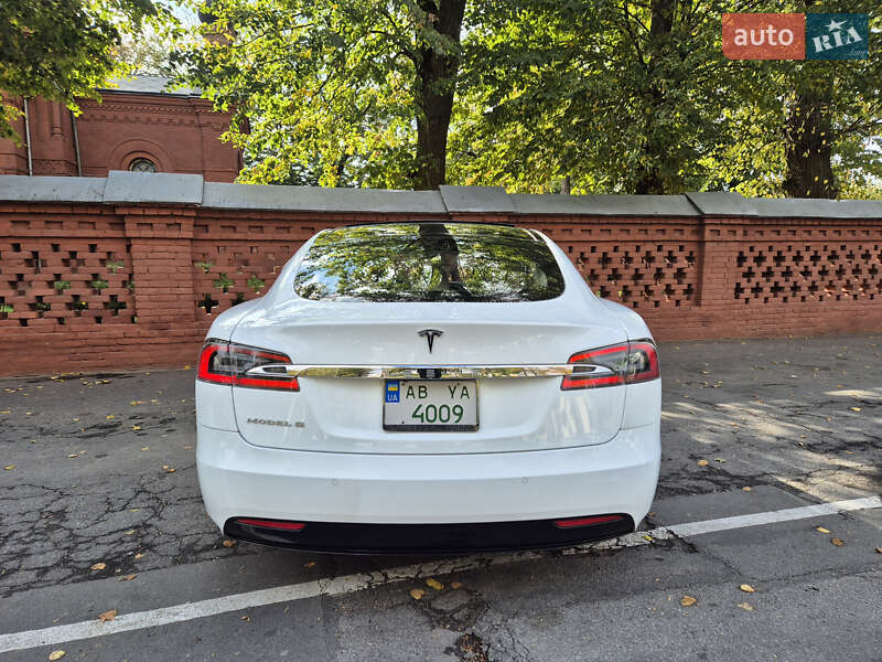 Ліфтбек Tesla Model S 2016 в Вінниці