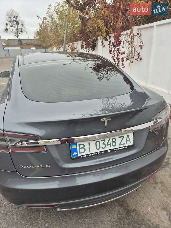 Лифтбек Tesla Model S 2014 в Полтаве