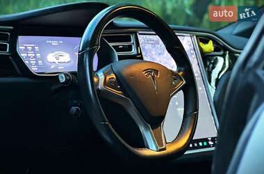 Лифтбек Tesla Model S 2017 в 