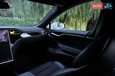 Лифтбек Tesla Model S 2017 в 