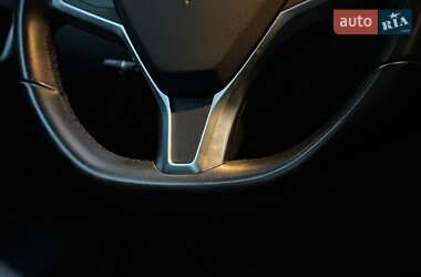 Лифтбек Tesla Model S 2017 в 
